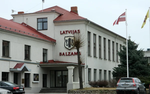 Birža piemērojusi uzraudzības statusu «Amber Latvijas balzams»