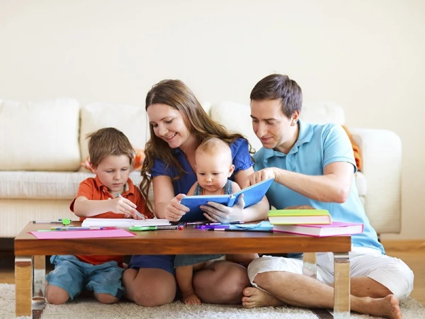 Reģionālos pasākumos vecākus informēs par bērnu audzināšanu un attiecībām ģimenē