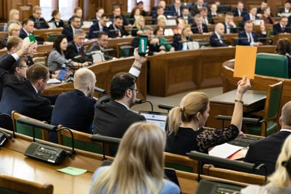 Deputāti un ministri Saeimā iesaistīsies karstās diskusijās par ārpolitiku