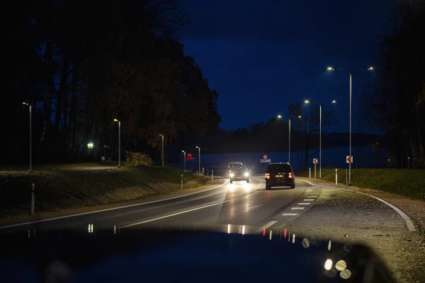 Latvijā 52 valsts autoceļu posmos ieviesta apgaismojuma regulēšana