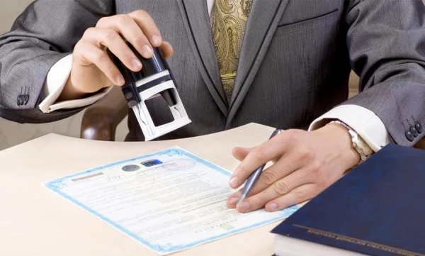 Valmieras novadā vīrietis trīs reizes nodevis naudu vienam un tam pašam krāpniekam