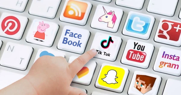 Francijas parlamenta apakšpalāta pieņem sociālo mediju aizliegumu nepilngadigajiem