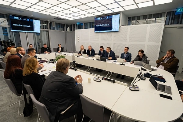 Saeimas preses dienesta foto