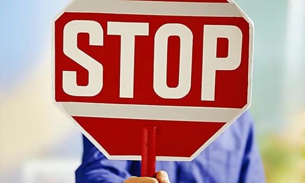 Pērn Latvijā aizliegts ieceļot 1764 apdraudējumu radošiem ārvalstniekiem, tostarp pret Ukrainu karojušiem Krievijas pilsoņiem