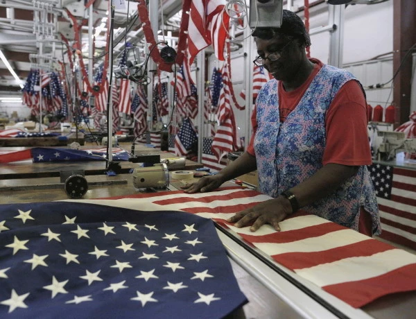 ASV rūpniecībai decembrī straujāks kāpums par prognozēto