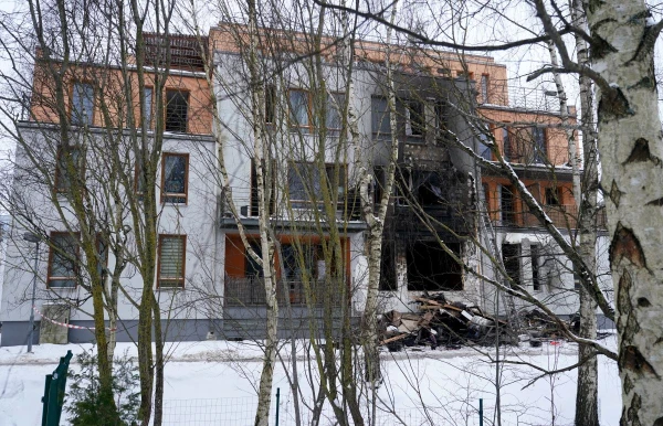 Dzīvojamās mājas ugunsgrēkā Ķekavas pagastā gājuši bojā divi bērni un vairāki cilvēki cietuši