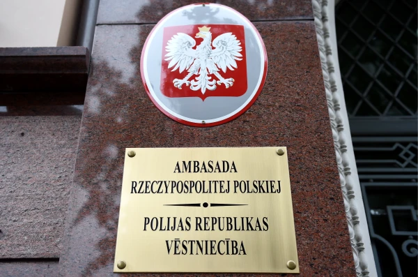 Latvija un Polija uzsver vajadzību padziļināt sadarbību aizsardzības industrijā