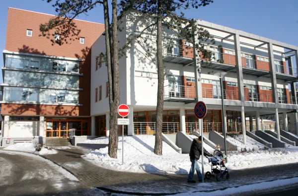 Veselības inspekcija pieprasījusi dokumentus BKUS par bērna nāvi, sajaucot medikamentus