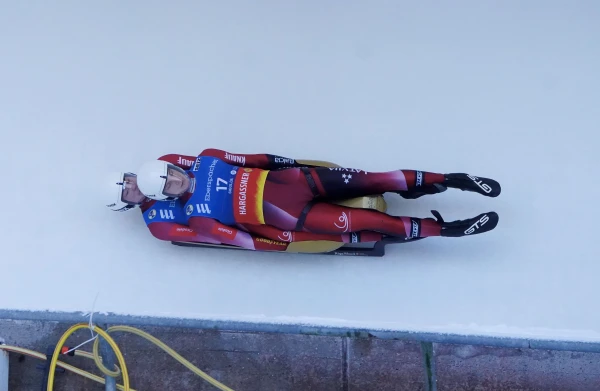 Pasaules kausa posms kamaniņu sportā Vinterbergā noslēdzas ar divnieku sacensībām un stafeti