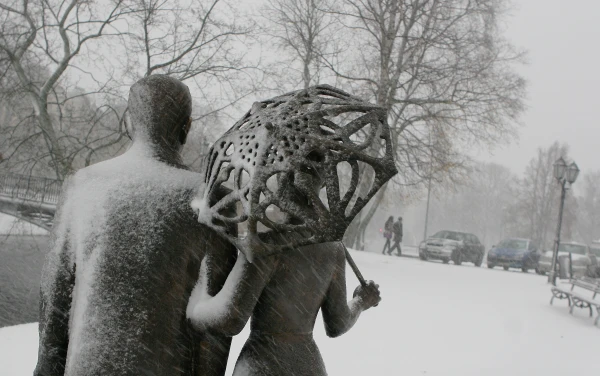 Tuvākajā diennaktī Latvijā snigs un puteņos