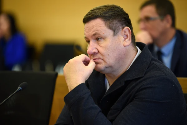 VI sākusi pārbaudi par Helmaņa darbnespējas lapas pamatotību