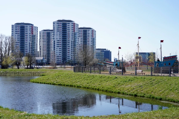 Būvnieki prasa Rīgas domei vairāk nekā 2,4 miljonu eiro atlīdzību par Skanstes projekta izbeigšanu