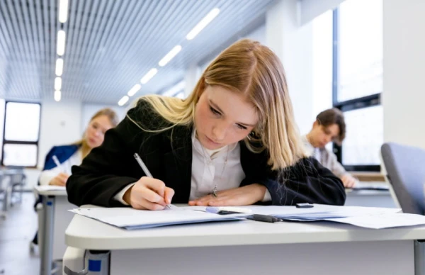 Mediju ētikas padome norāda uz nepilnībām portāla rakstā par skolu eksāmeniem