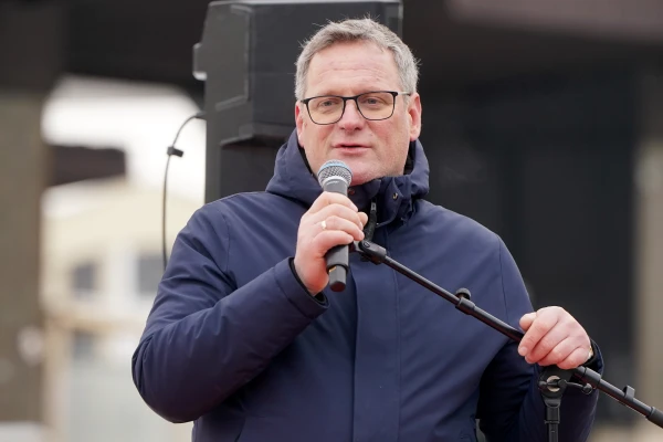 Rīgas mērs apsekojis numuriņus, kuros izmitināti Bauskas ielas ēkas iedzīvotāji