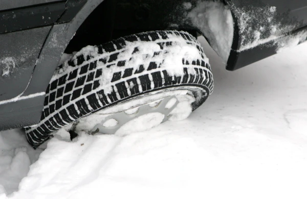 Ceļu satiksmes negadījumos aizvadītajā diennaktī cietuši 22 cilvēki