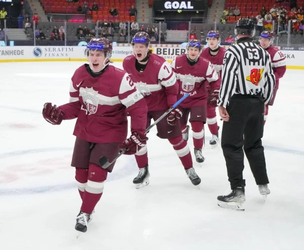 Latvijas U-20 izlase ar maču pret Kanādu uzsāk pasaules čempionātu
