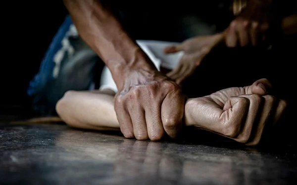 Par bijušās draudzenes nolaupīšanu un vairākkārtēju viņas izvarošanu vīrietim piespriež 15 gadus cietumā