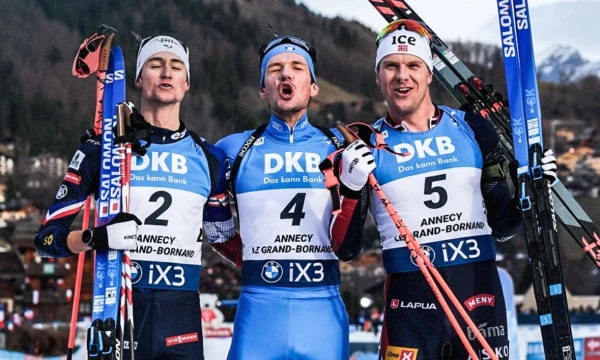 Džakomels uzvar Pasaules kausa biatlonā posmā distancē ar kopēju startu