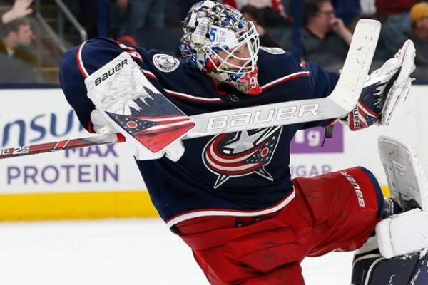 Merzļikins atvaira 24 metienus «Blue Jackets» zaudējumā