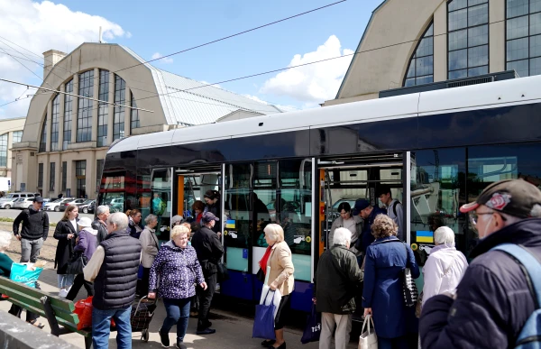 Rīgas sabiedriskajā transportā trešo mēnesi pēc kārtas pārvadāti vairāk nekā desmit miljoni pasažieru
