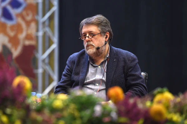 Par īpašiem nopelniem Latvijas labā plāno piešķirt pilsonību dokumentālistam Manskim