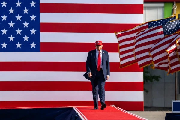 Tramps ir ārkārtīgi neapmierināts ar Kijivu un Maskavu