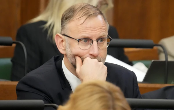 Švinka: Veicot šobrīd paredzētās izmaiņas Autoceļu lietošanas nodevas likumā, autoceļu pārbūvei iztrūks 3,9 miljoni
