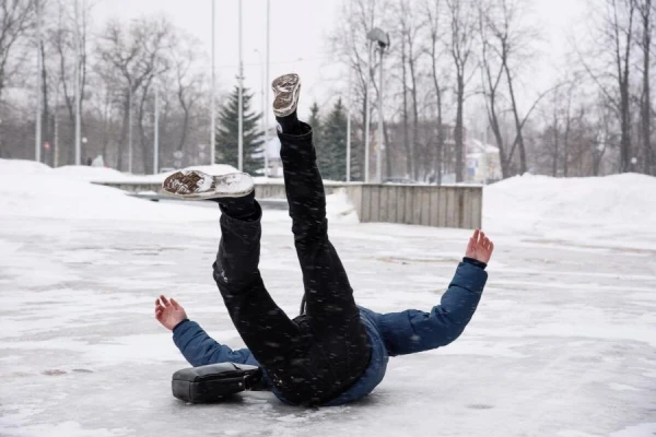 Visbiežākās traumas ziemā – saišu sastiepumi, visdārgākā atlīdzība pārsniedz 3 500 eiro
