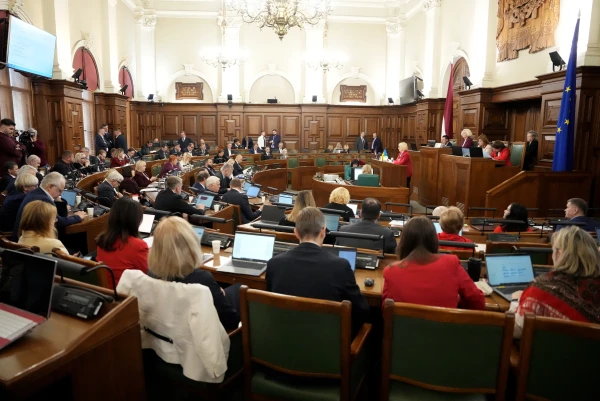 Deputāti lems par kolektīvā iesnieguma «Par Latvijas valstij nelojālu personu izraidīšanu no Latvijas un LR pilsonības atņemšanu»