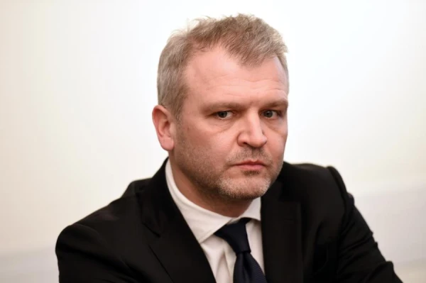 Apgabaltiesa slēgtā sēdē skatīs Fiļa un viņa bijušās sievas lietu par gandrīz divu miljonu eiro piedziņu