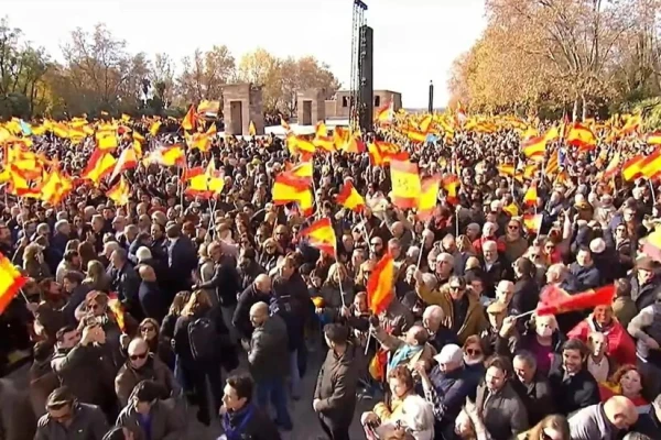 Spānijā demonstranti pieprasa Sančesa atkāpšanos