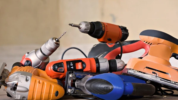 Valmiermuižā no jaunbūves nozagti būvniecības instrumenti