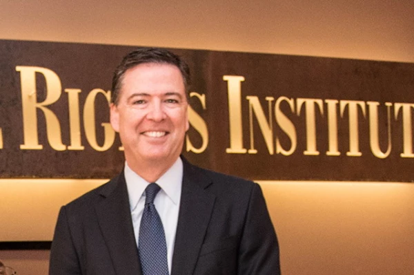 ASV tiesnese izbeidz lietas pret Džeimsu Komiju un Letišu Džeimsu