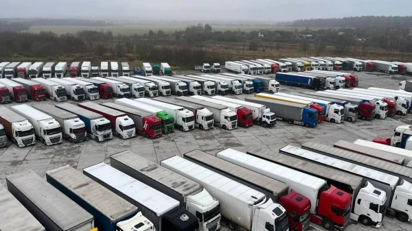 Lietuvas Ārlietu ministrija: Neizlaižot kravas automobiļus, Minska cenšas mūs šantažēt