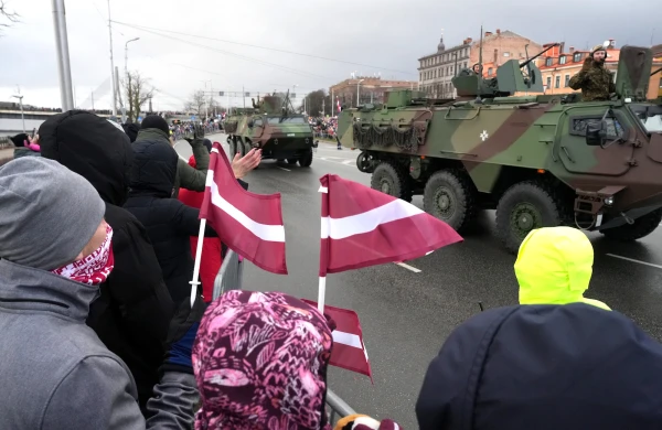 Krastmalā notiks militārā parāde