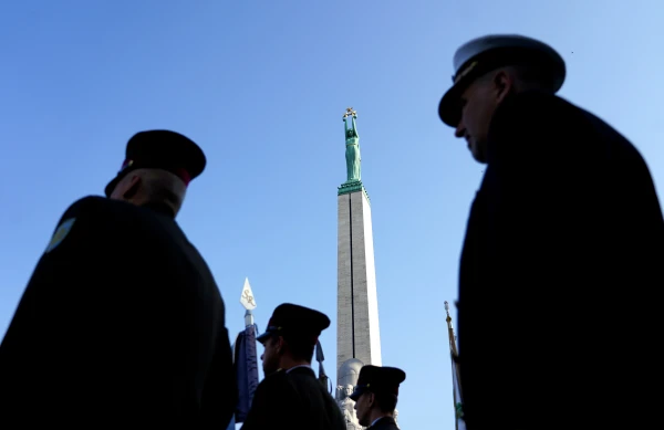 Rīgā valsts svētkos atzīmēs Brīvības pieminekļa deviņdesmito jubileju