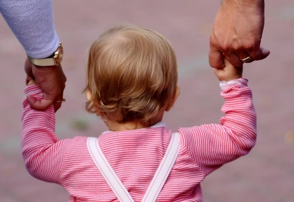 Pēdējos gados Latvijā samazinās bērnu skaits pirmsskolas izglītības programmās