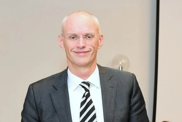 Pašvaldība ar «Goda jūrmalnieka» titulu sumina nesen mēra amatu zaudējušo Truksni