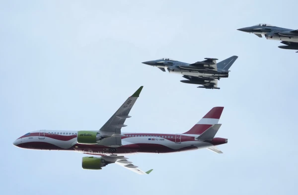 «airBaltic» lidmašīna piedalīsies Latvijas valsts svētku parādē
