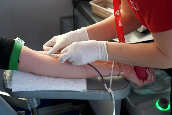 Palielinās Valsts asinsdonoru centra maksas pakalpojumu cenas un paplašinās apmācību iespējas
