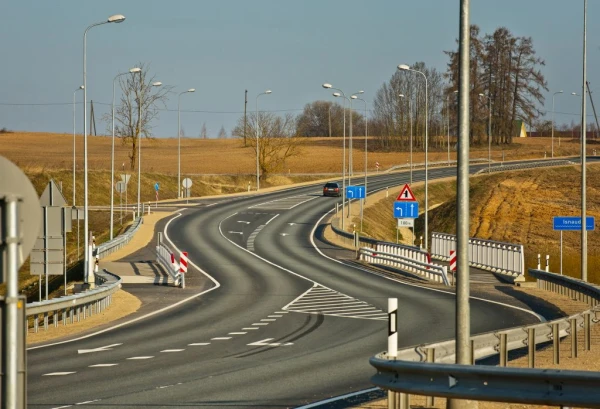 «Latvijas valsts ceļi»: Aptuveni 95% no ceļu būvniecības sezonā plānotajiem darbiem ir izdarīti