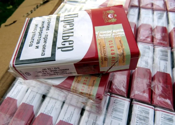 Policija Rīgā izņem teju 770 000 nelegālu cigarešu un aiztur vīrieti