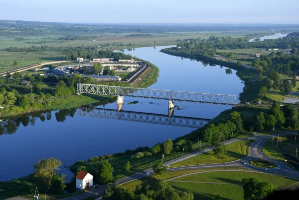 Latvijā monitorēs Daugavas ūdeņus, vai tajos nenonāk piesārņojums no Novopolockas naftas pārstrādes rūpnīcas