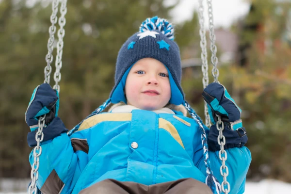 Ēbelmuižas parkā atklās bērnu rotaļu laukumu
