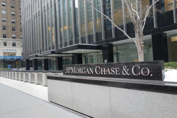 Vācijas regulators nosaka «JPMorgan Chase» rekordlielu naudassodu