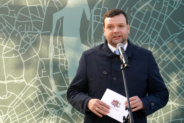 Atbalsta ministra iniciatīvu nekavējoties izstrādāt visaptverošu vardarbības izskaušanas likumprojektu