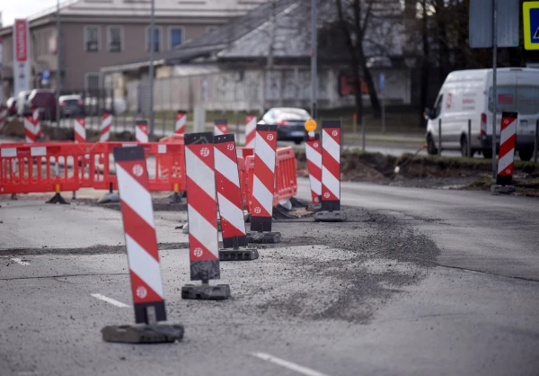 Nedēļas nogalē slēgs satiksmi Latgales ielas posmā