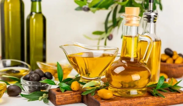 Nosaukta galvenā kļūda olīveļļas uzglabāšanā