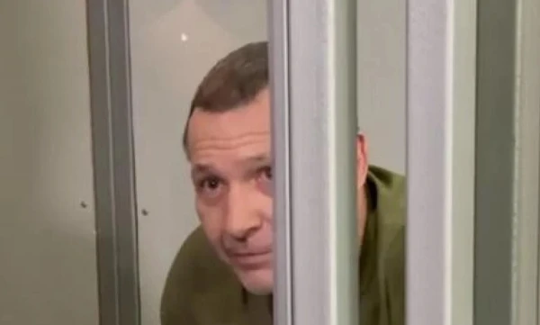 Встать, суд идет.