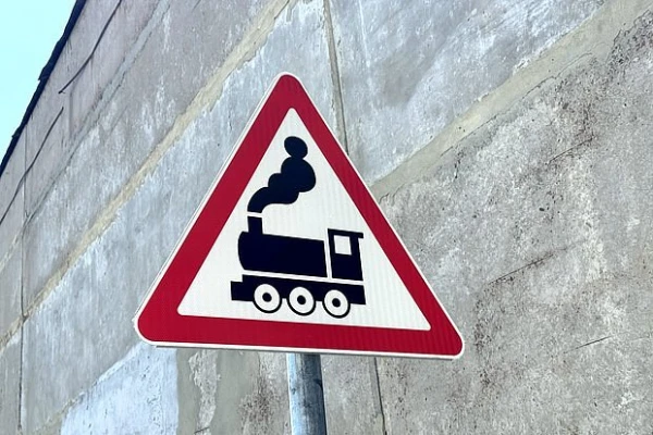 Vilciens ar munīciju izkāpa no sliedēm Zviedrijā